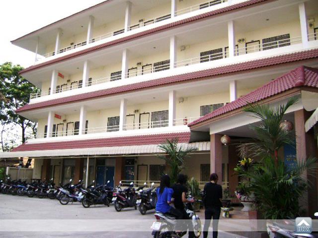 หอพักหญิงทานตะวัน